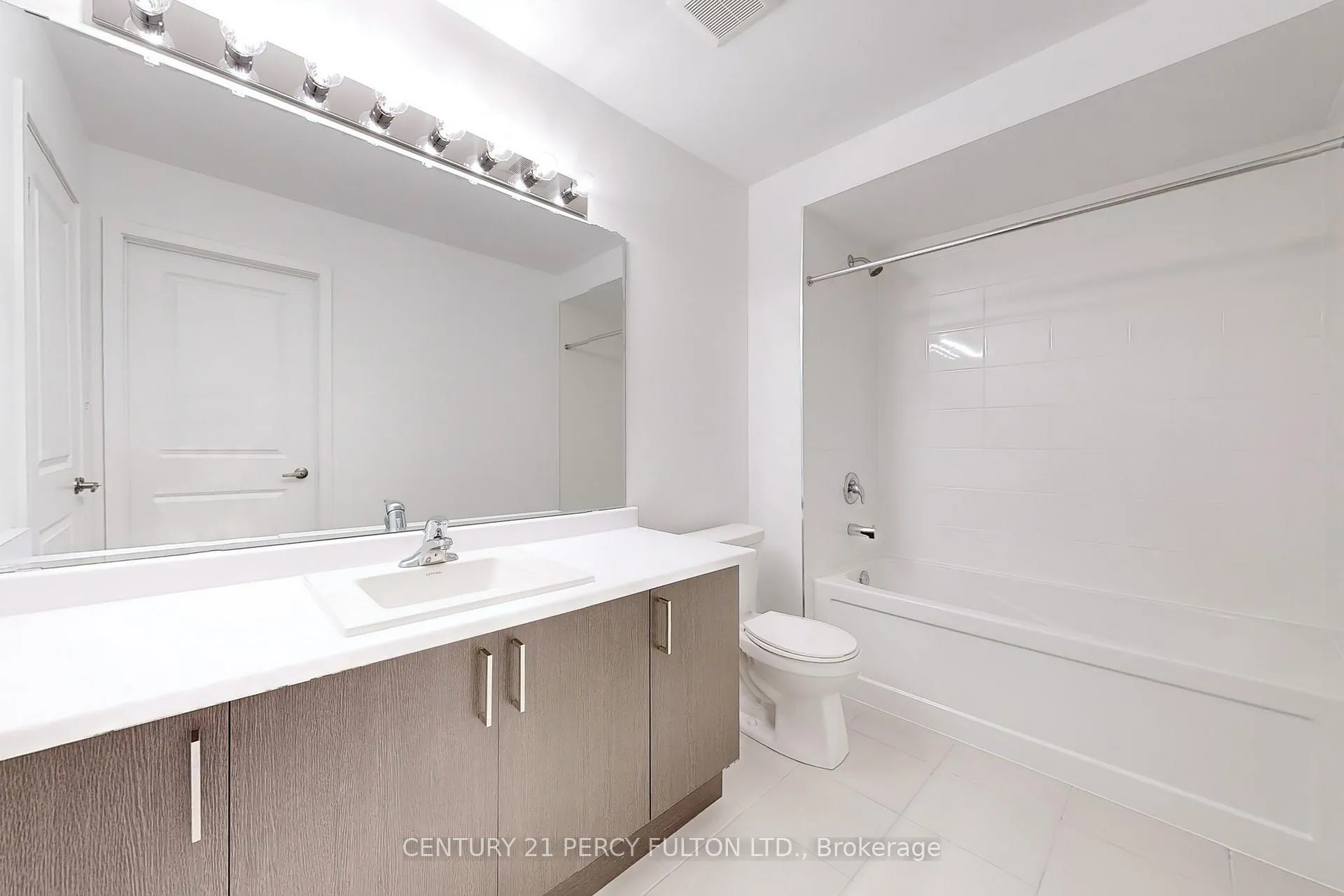 Photo 24 of 209 Monarch Avenue, Ajax, South West — HOMEH