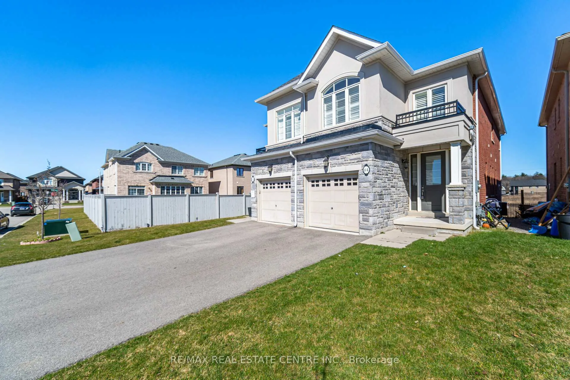 Photo 9 of 84 Heming Trail, Hamilton, Ancaster — HOMEH