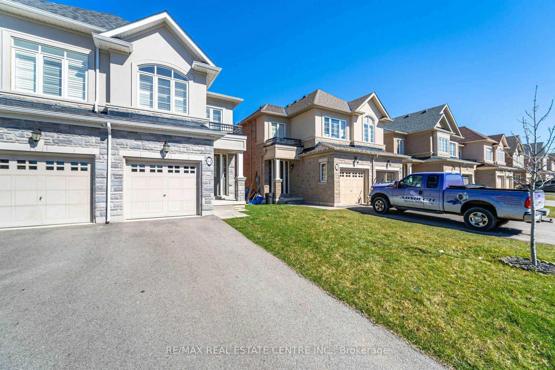 Photo 10 of 84 Heming Trail, Hamilton, Ancaster — HOMEH