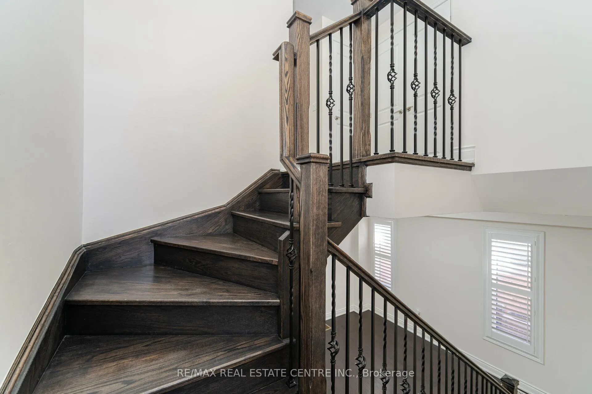 Photo 23 of 84 Heming Trail, Hamilton, Ancaster — HOMEH