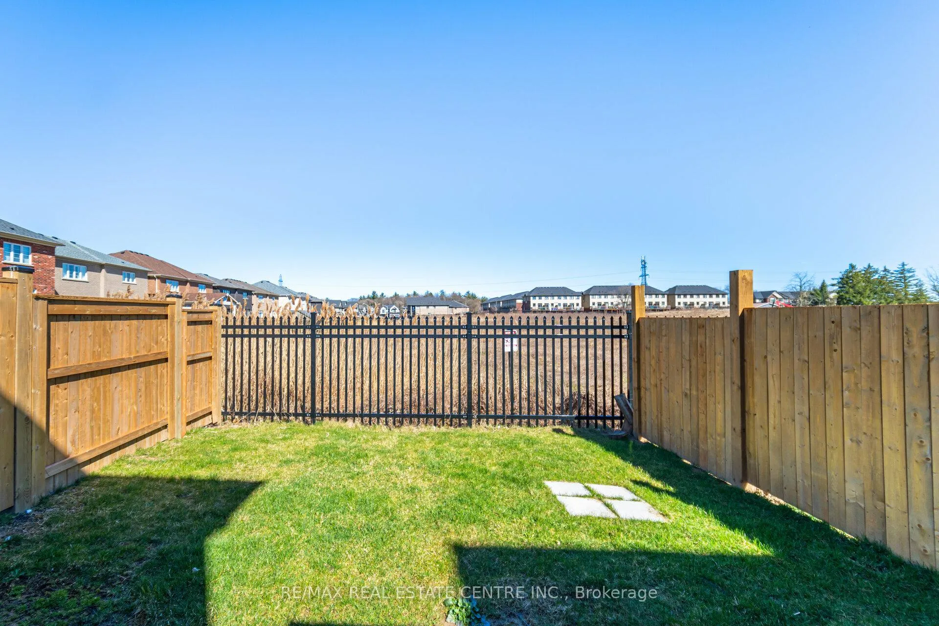 Photo 49 of 84 Heming Trail, Hamilton, Ancaster — HOMEH