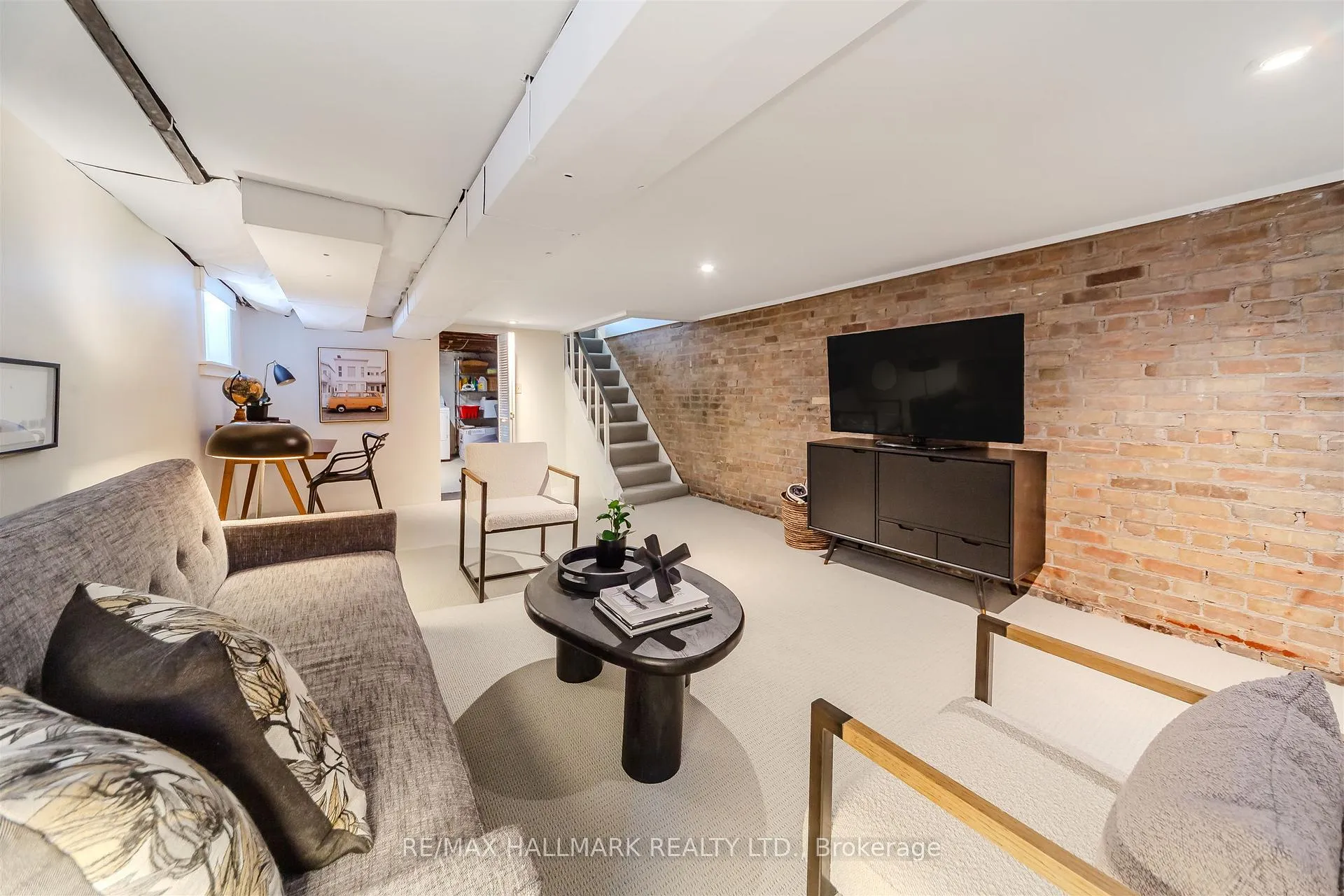 Photo 23 of 97 Queensdale Avenue, Toronto, Danforth Village-East York — HOMEH