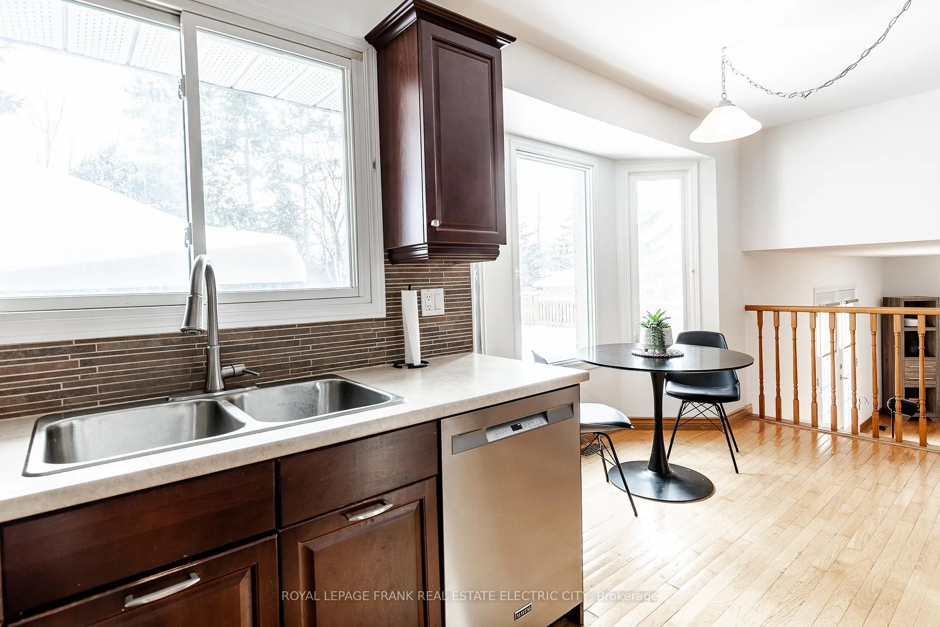 Photo 16 of 1959 Parkwood Circle, Peterborough, Monaghan Ward 2 — HOMEH