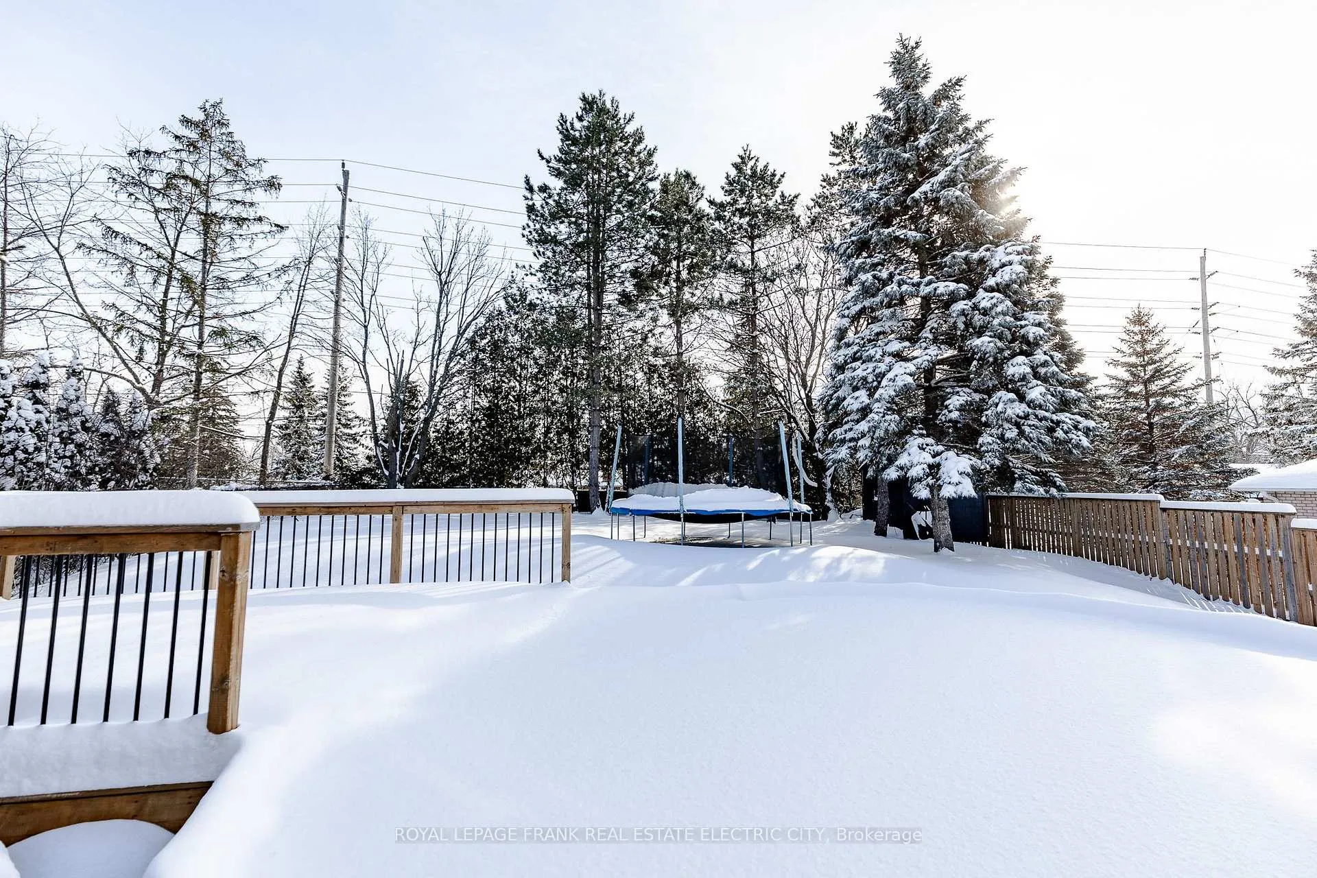 Photo 41 of 1959 Parkwood Circle, Peterborough, Monaghan Ward 2 — HOMEH