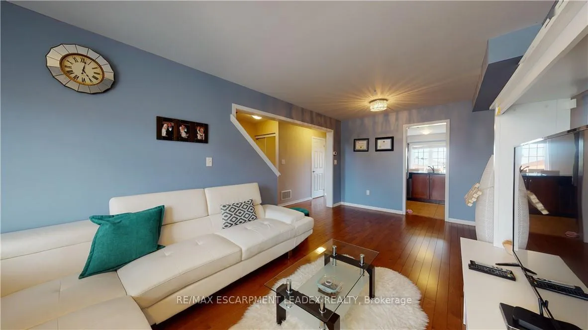 Photo 6 of 23 Emick Drive, Hamilton, Ancaster — HOMEH
