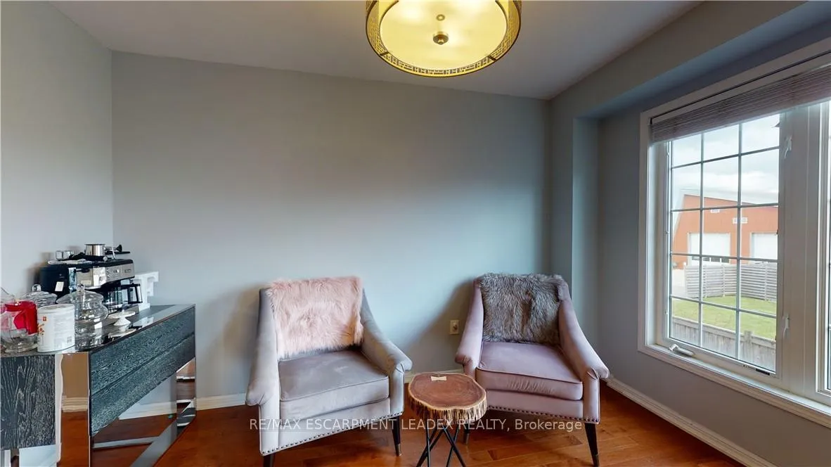 Photo 13 of 23 Emick Drive, Hamilton, Ancaster — HOMEH