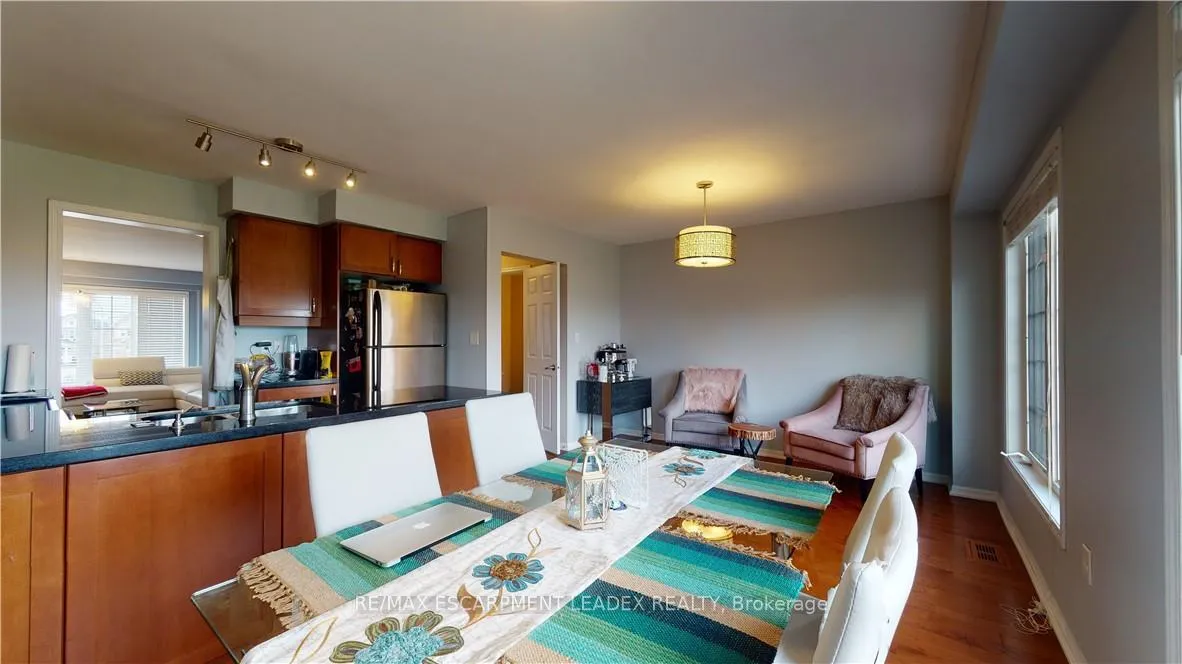 Photo 19 of 23 Emick Drive, Hamilton, Ancaster — HOMEH