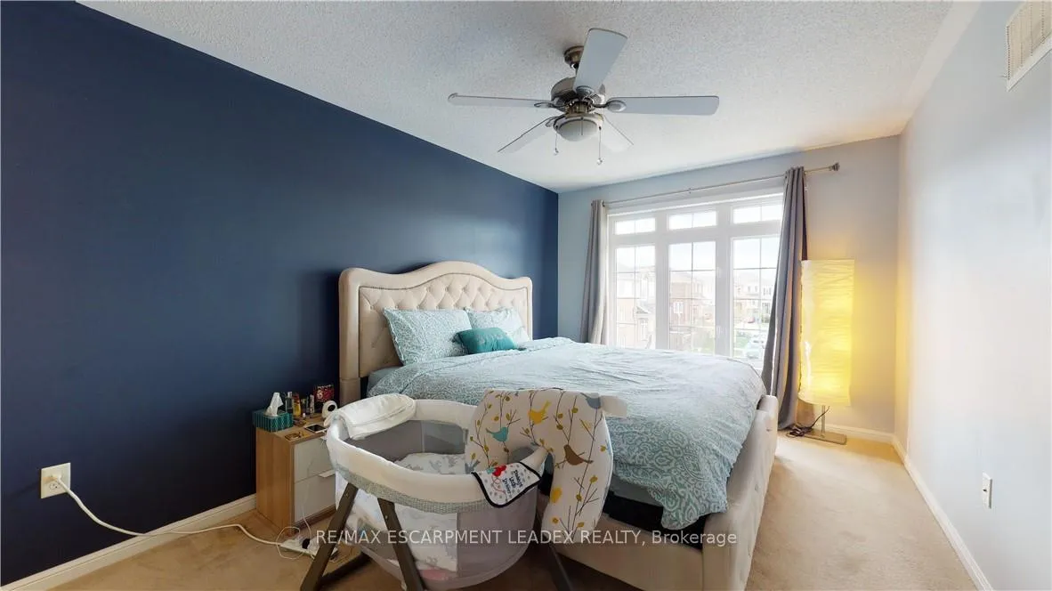 Photo 21 of 23 Emick Drive, Hamilton, Ancaster — HOMEH