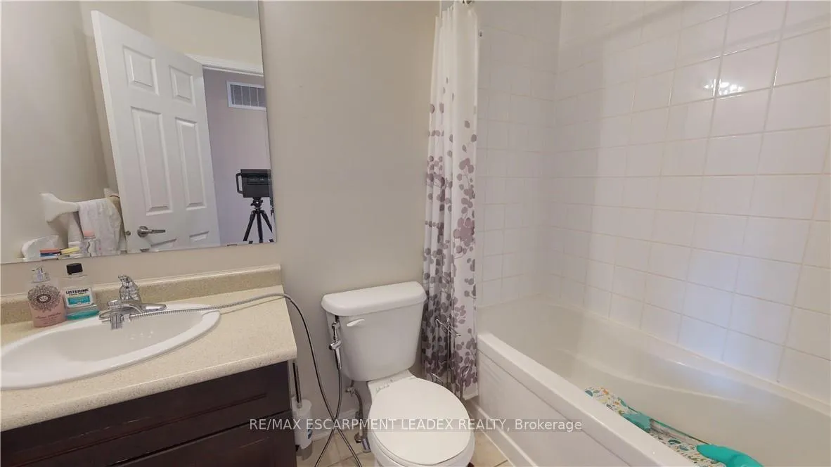 Photo 25 of 23 Emick Drive, Hamilton, Ancaster — HOMEH