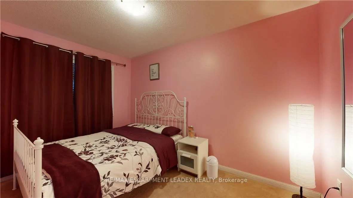 Photo 27 of 23 Emick Drive, Hamilton, Ancaster — HOMEH