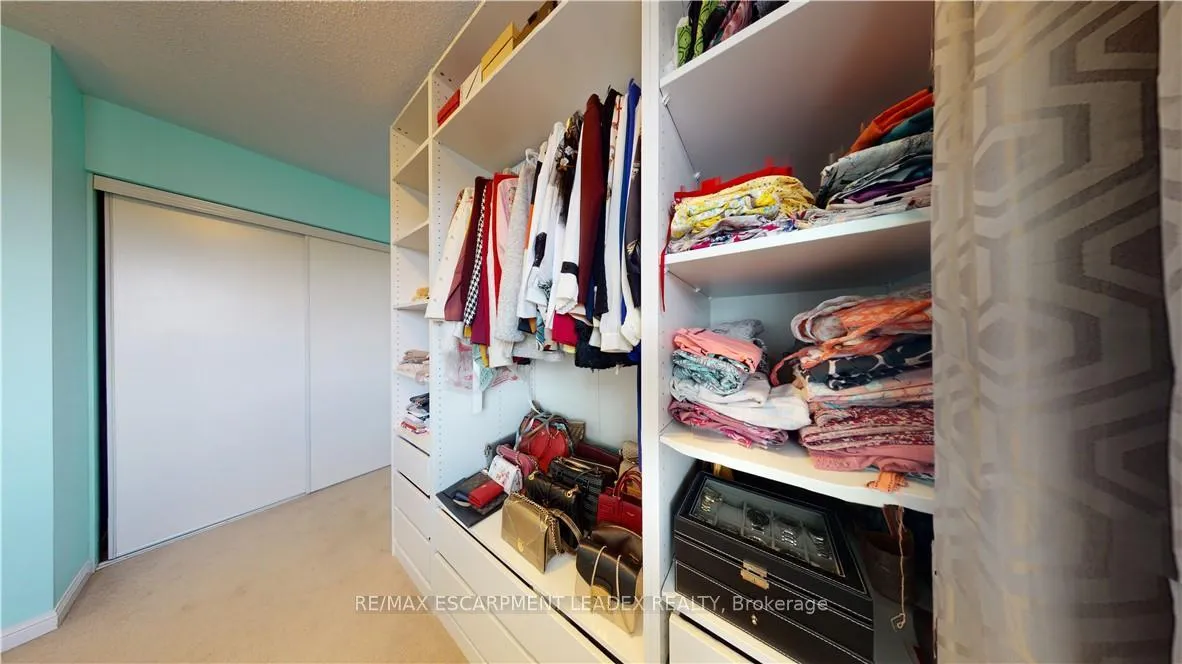 Photo 29 of 23 Emick Drive, Hamilton, Ancaster — HOMEH