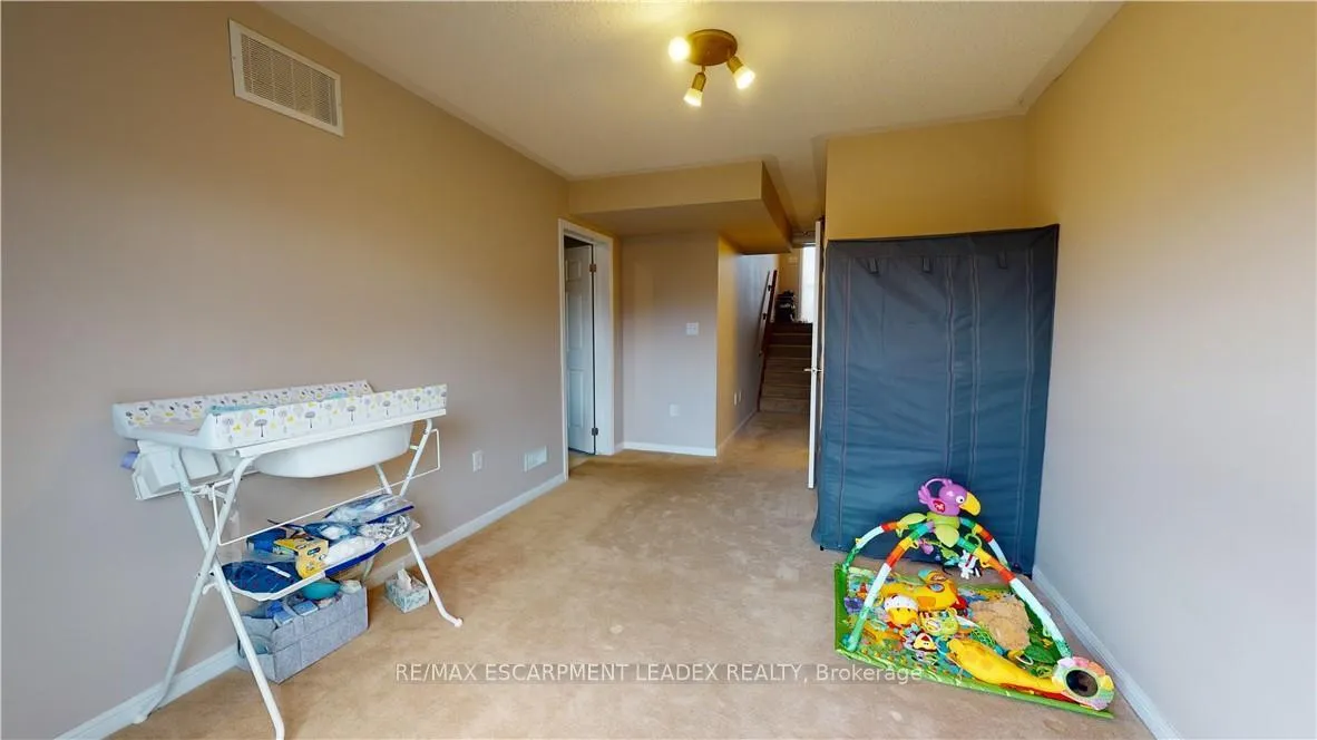 Photo 31 of 23 Emick Drive, Hamilton, Ancaster — HOMEH