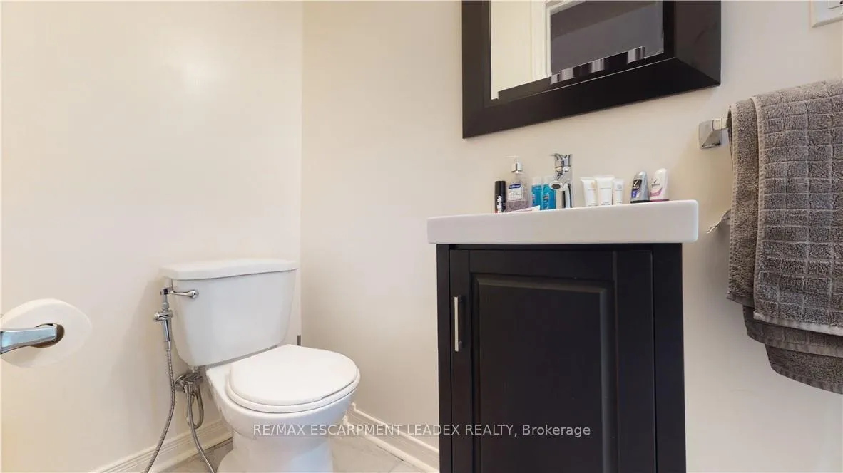 Photo 37 of 23 Emick Drive, Hamilton, Ancaster — HOMEH