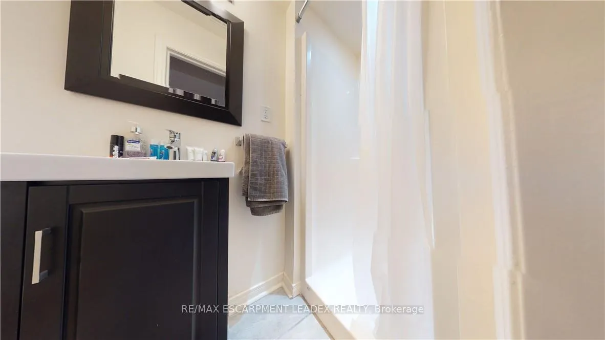 Photo 38 of 23 Emick Drive, Hamilton, Ancaster — HOMEH