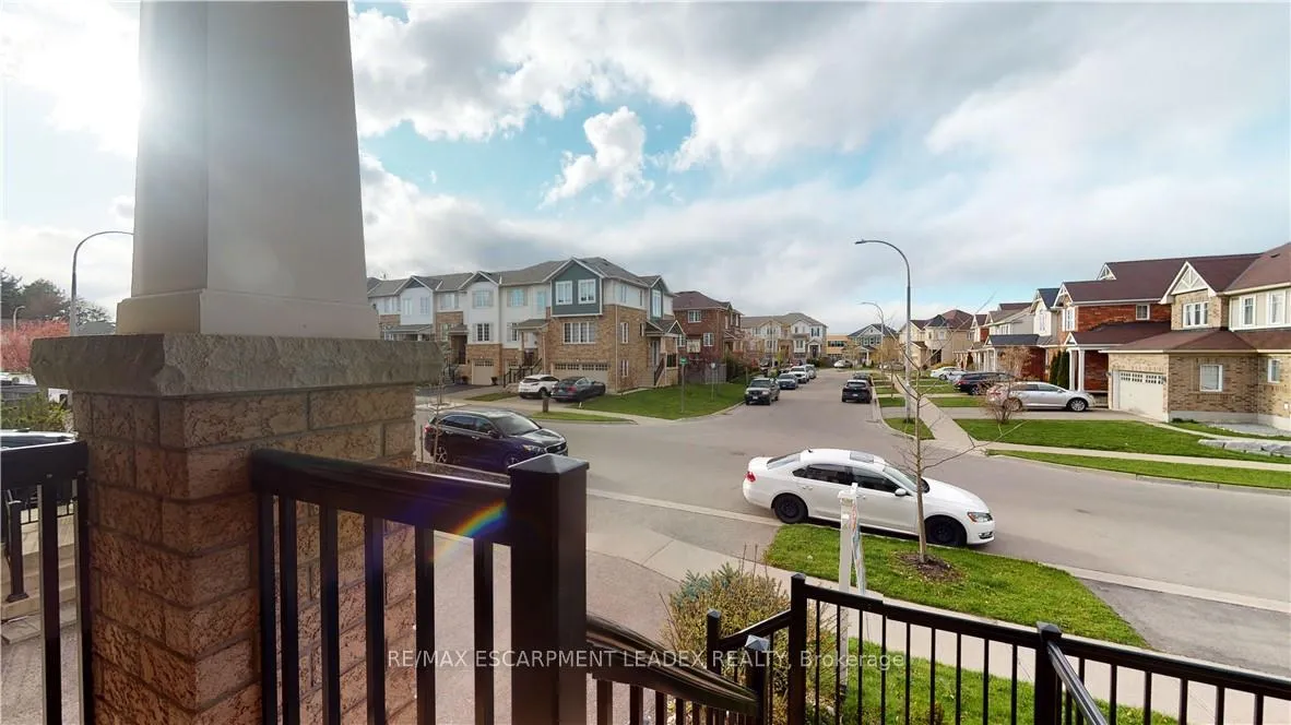 Photo 39 of 23 Emick Drive, Hamilton, Ancaster — HOMEH