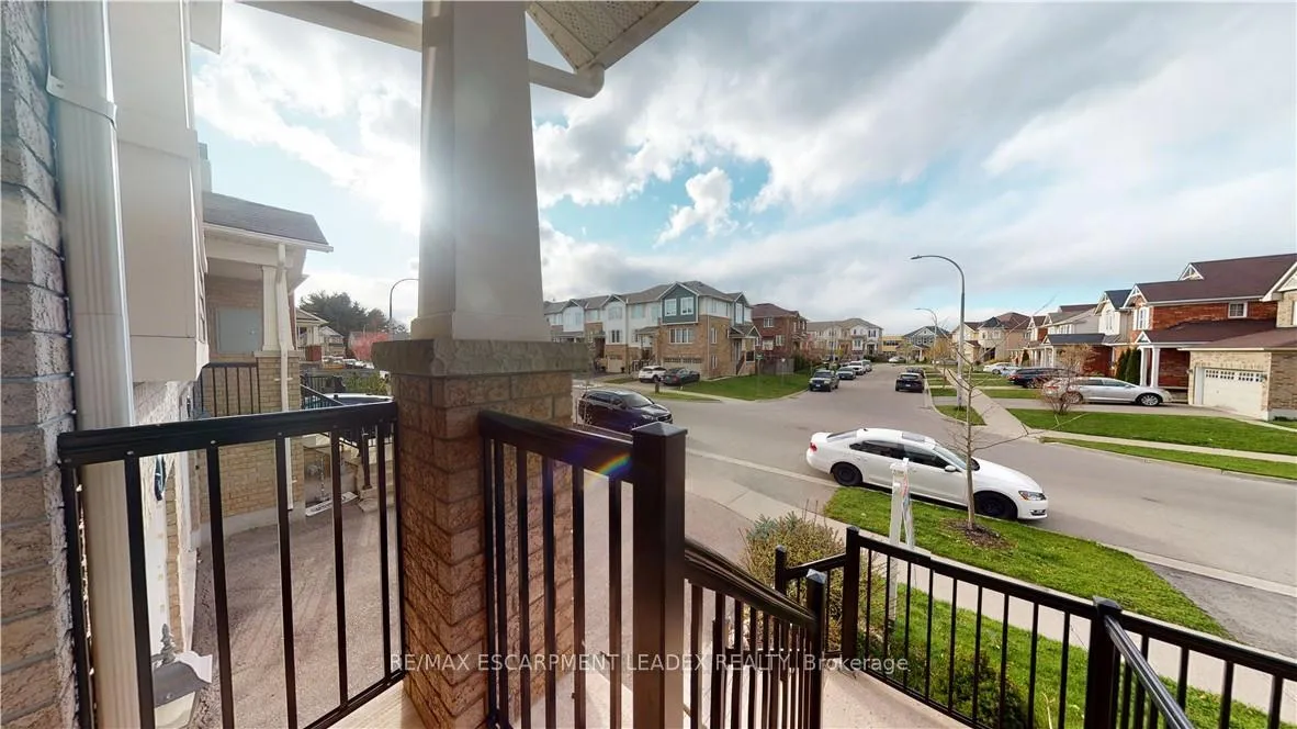 Photo 40 of 23 Emick Drive, Hamilton, Ancaster — HOMEH