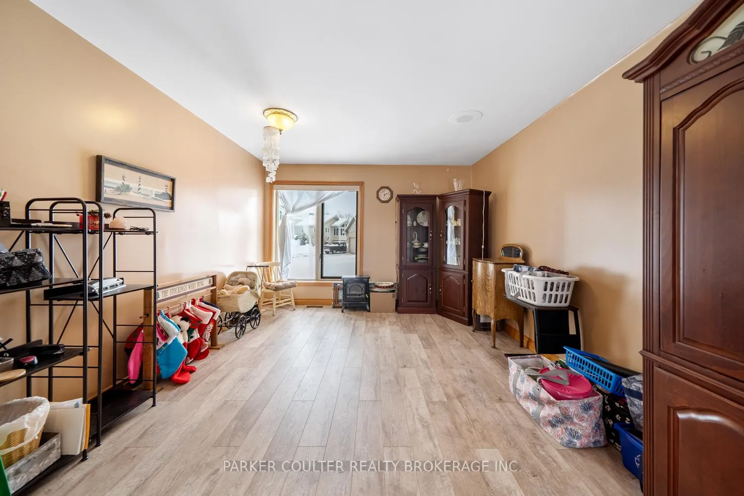 Photo 9 of 3794 Leo Crescent, Ramara, Rural Ramara — HOMEH