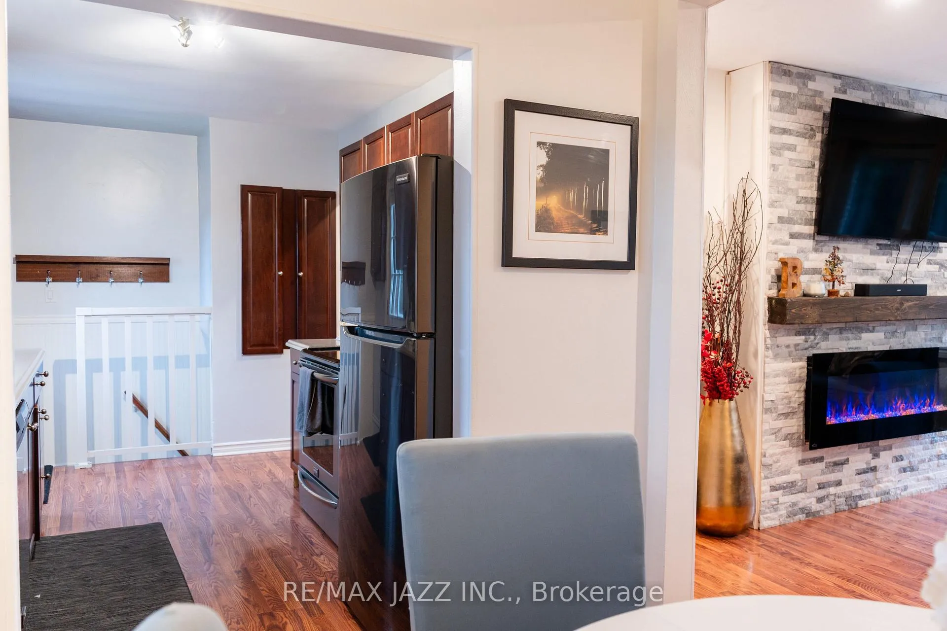 Photo 14 of 194 Liberty Street N, Clarington, Bowmanville — HOMEH