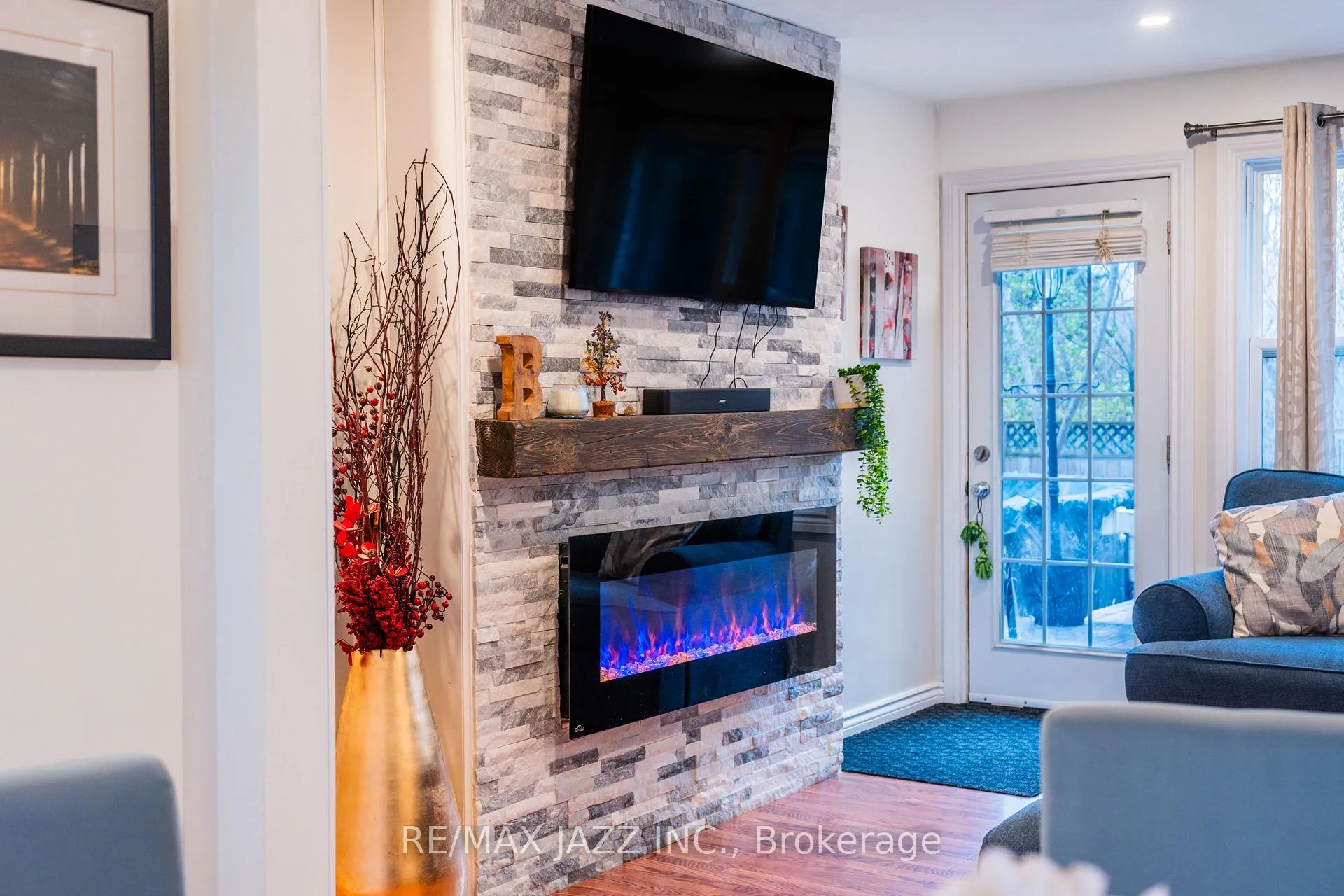 Photo 15 of 194 Liberty Street N, Clarington, Bowmanville — HOMEH