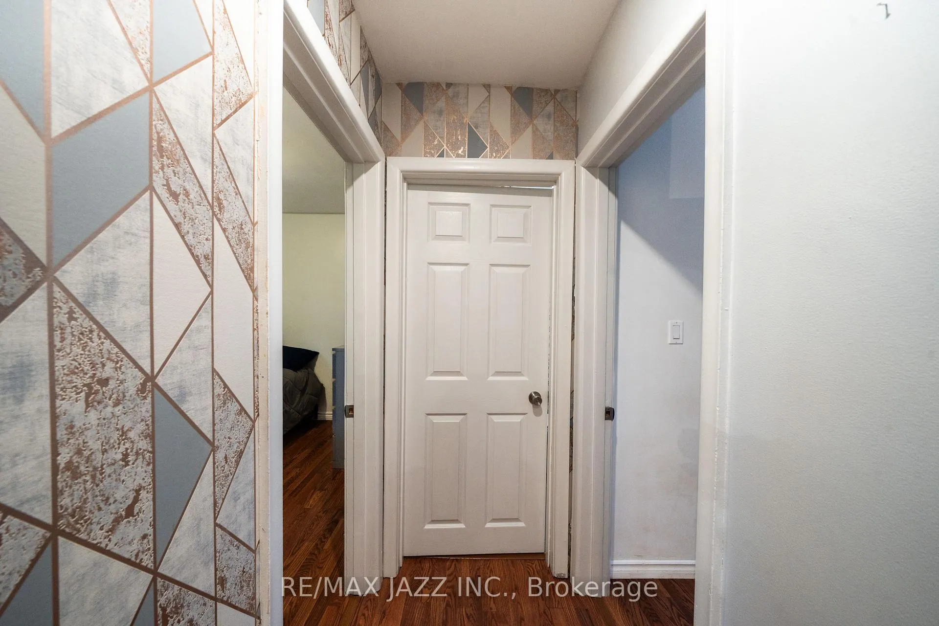 Photo 20 of 194 Liberty Street N, Clarington, Bowmanville — HOMEH