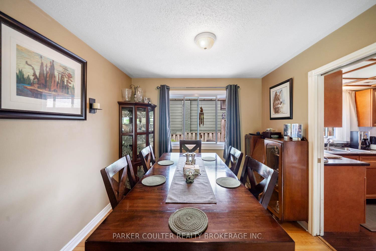 Photo 9 of 7 Broadmoor Avenue, Barrie, Allandale Heights — HOMEH