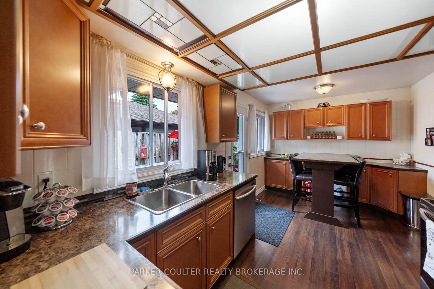 Photo 10 of 7 Broadmoor Avenue, Barrie, Allandale Heights — HOMEH