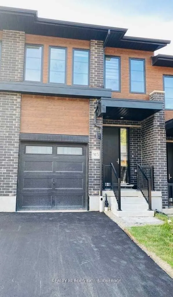 Photo 1 of 915 Robert Ferrie Drive, Kitchener, Doon South — HOMEH