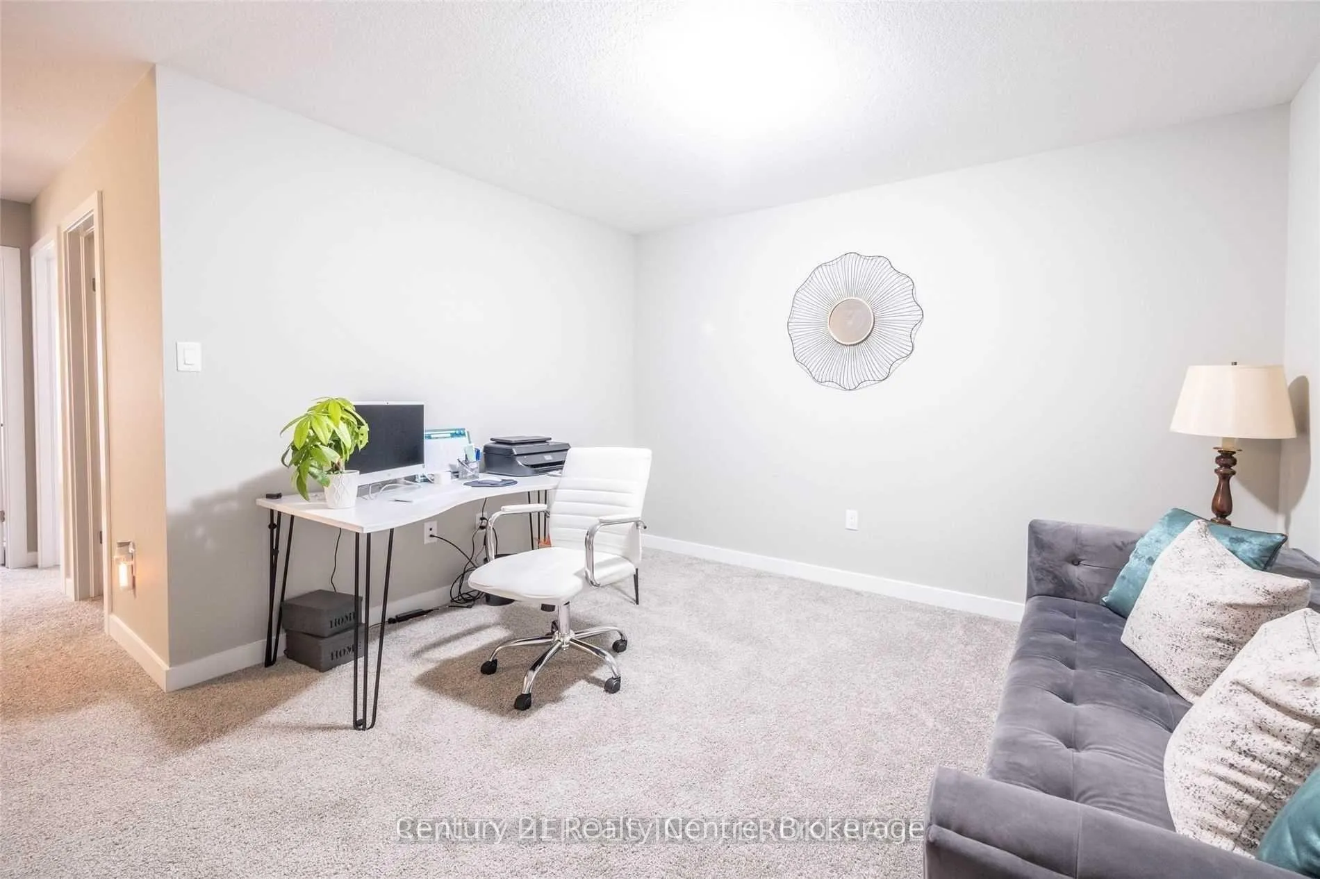 Photo 5 of 915 Robert Ferrie Drive, Kitchener, Doon South — HOMEH