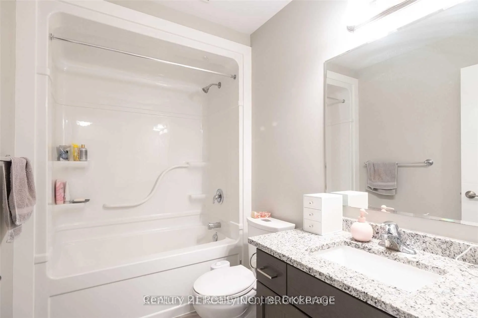 Photo 9 of 915 Robert Ferrie Drive, Kitchener, Doon South — HOMEH