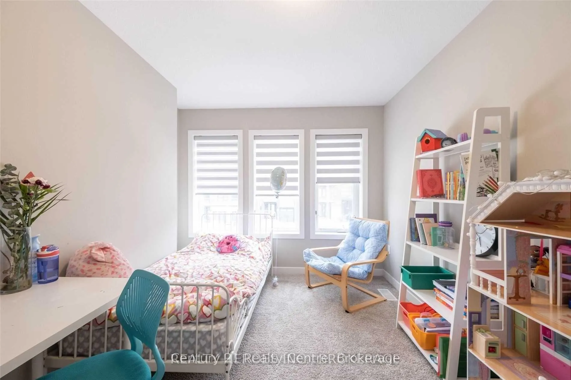 Photo 11 of 915 Robert Ferrie Drive, Kitchener, Doon South — HOMEH