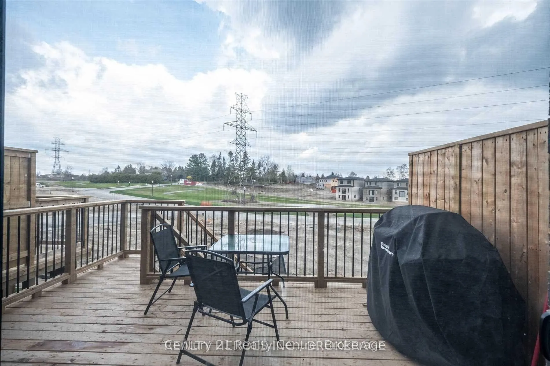Photo 17 of 915 Robert Ferrie Drive, Kitchener, Doon South — HOMEH
