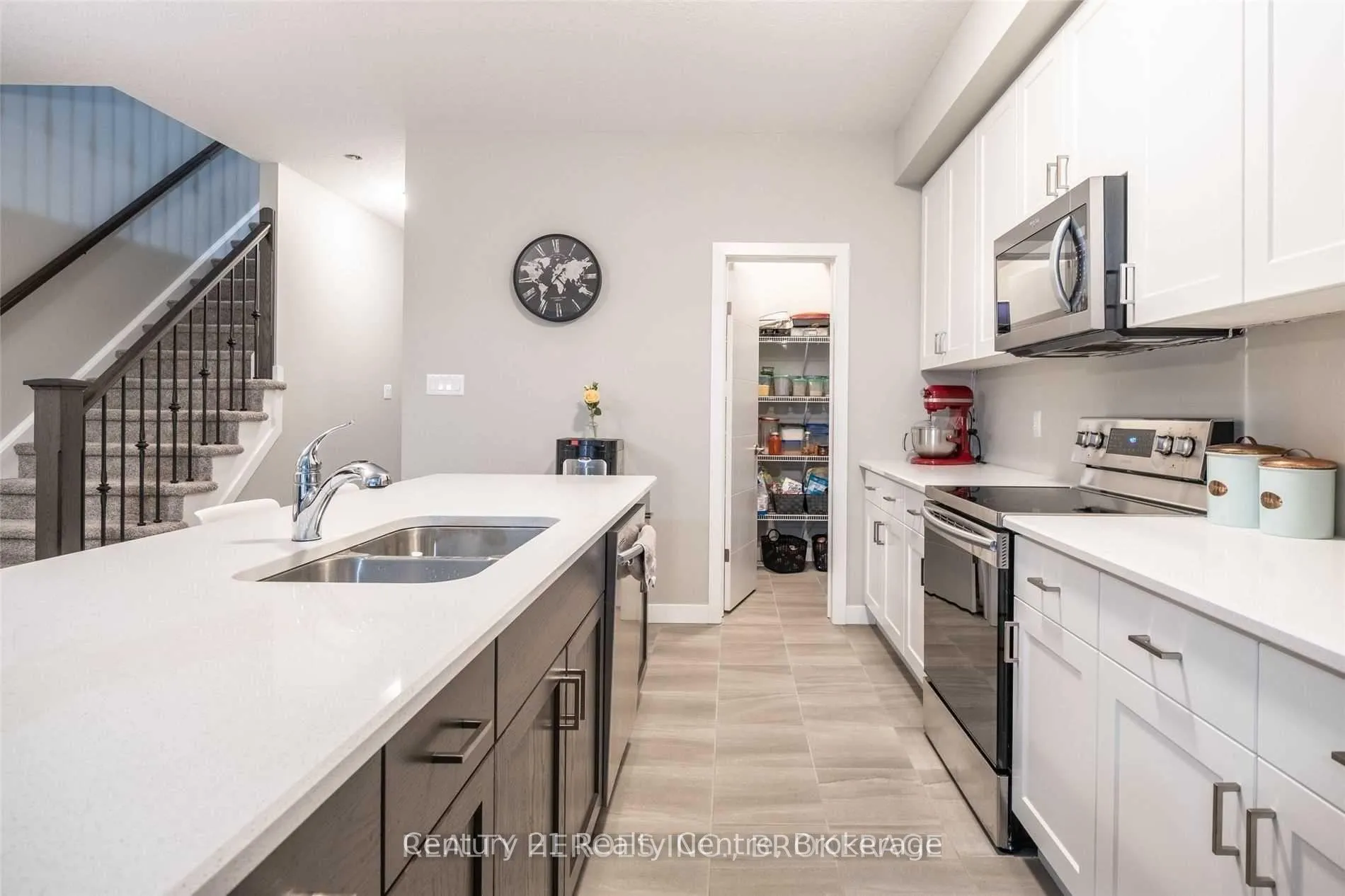 Photo 25 of 915 Robert Ferrie Drive, Kitchener, Doon South — HOMEH