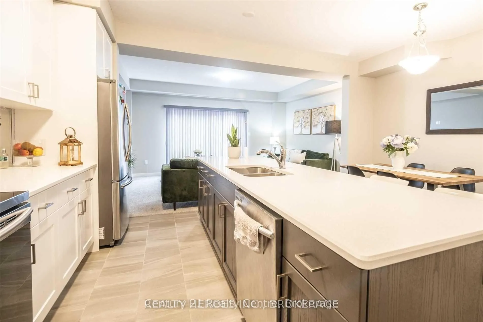 Photo 26 of 915 Robert Ferrie Drive, Kitchener, Doon South — HOMEH