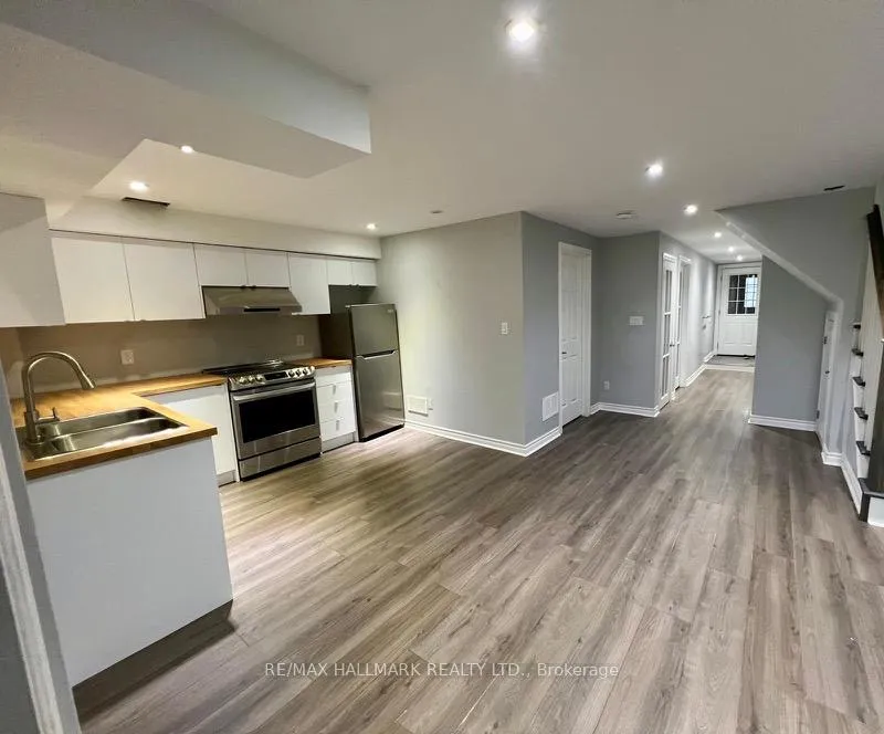Photo 3 of 30 Gatwick Avenue, Toronto, Woodbine-Lumsden — HOMEH