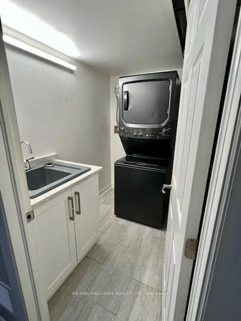 Photo 6 of 30 Gatwick Avenue, Toronto, Woodbine-Lumsden — HOMEH
