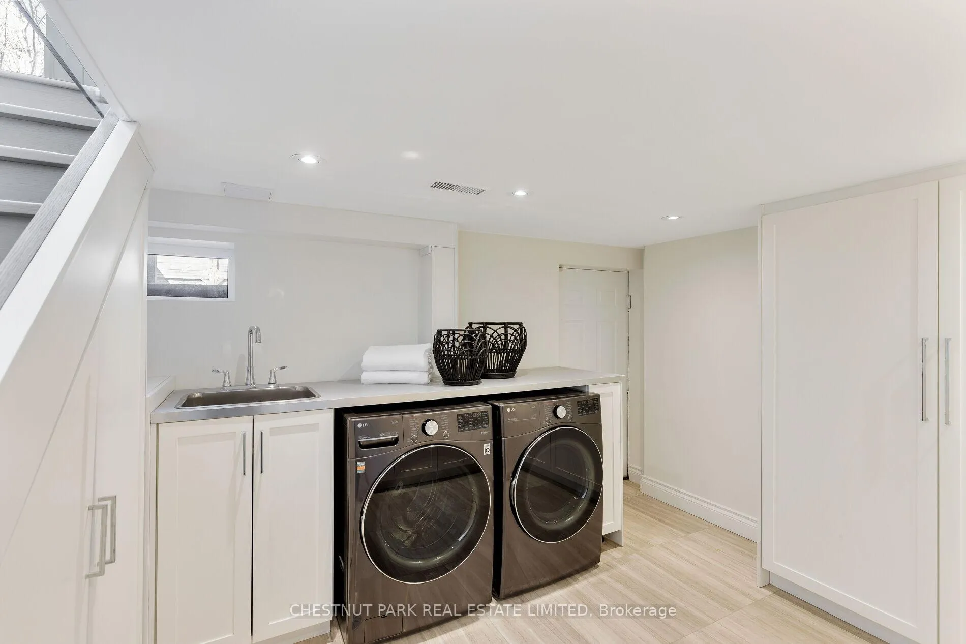 Photo 32 of 144 Barton Avenue, Toronto, The Annex — HOMEH