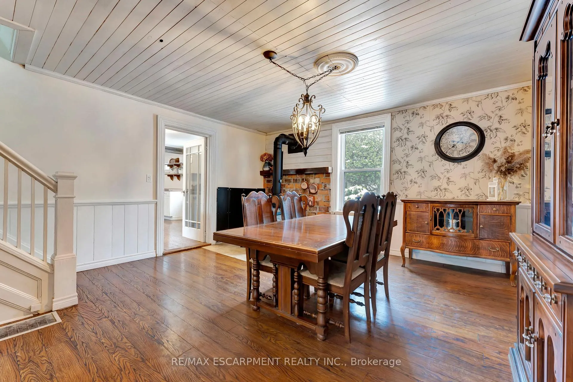 Photo 10 of 23 Union Street, Hamilton, Ancaster — HOMEH