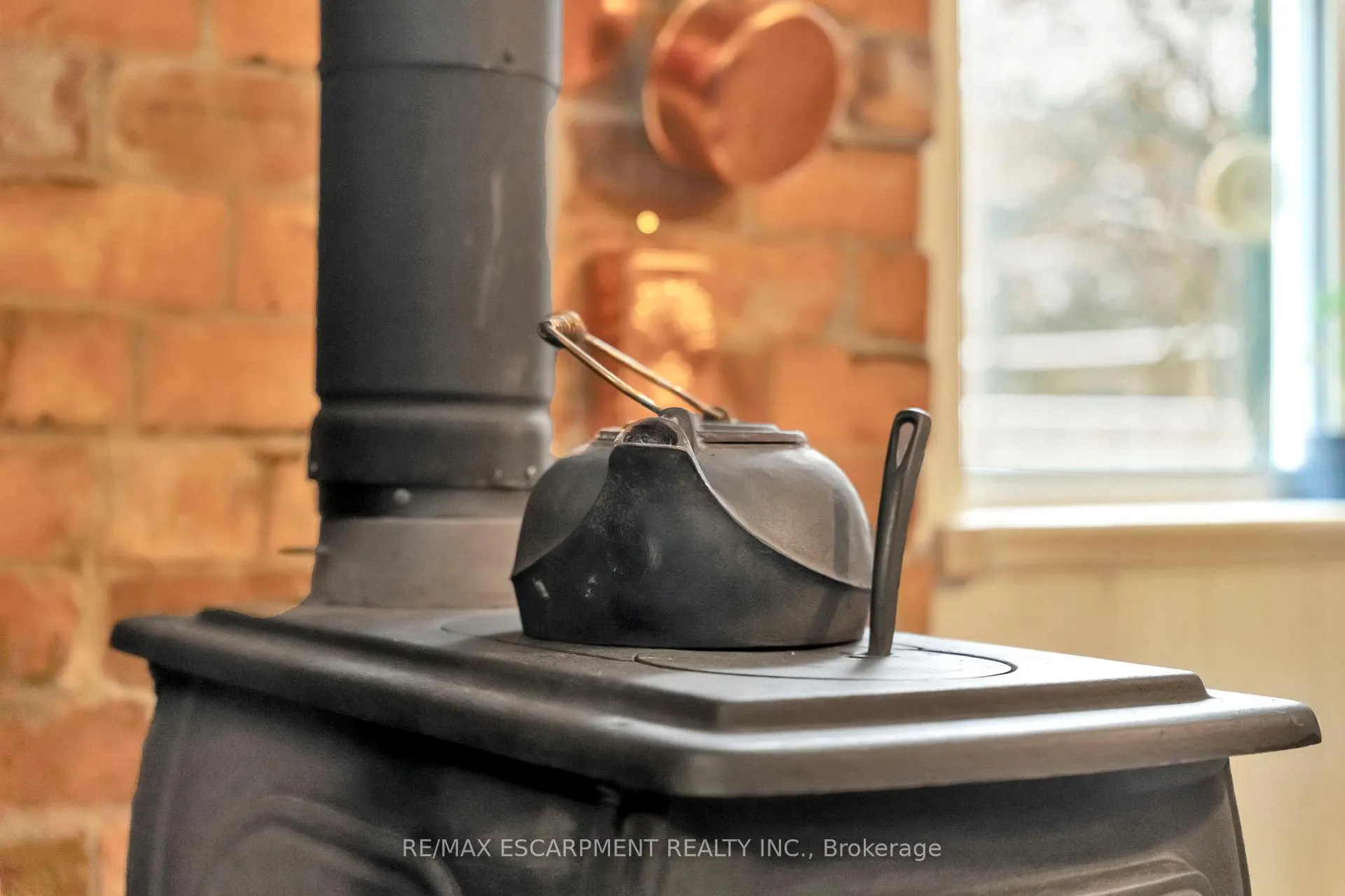 Photo 13 of 23 Union Street, Hamilton, Ancaster — HOMEH