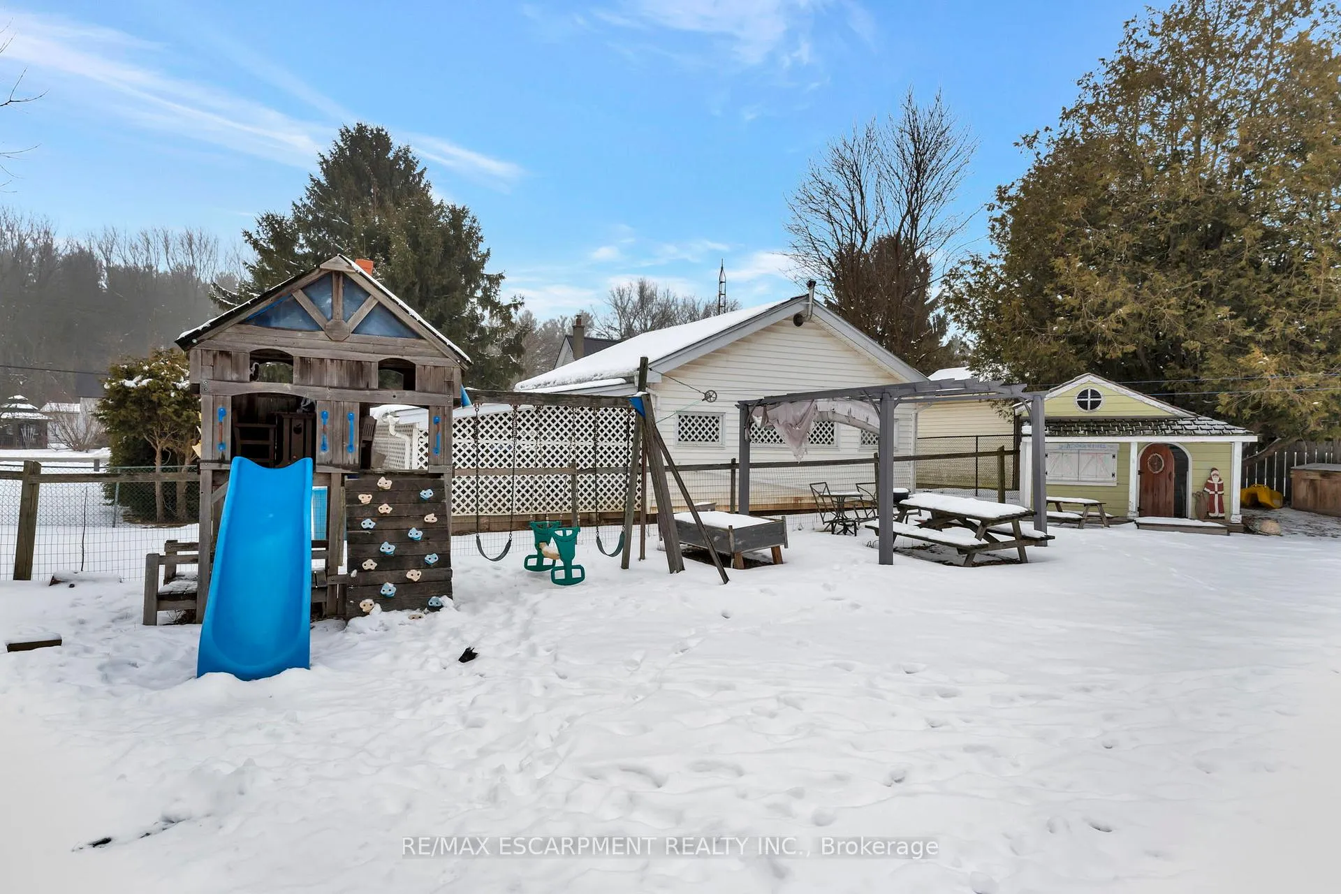 Photo 35 of 23 Union Street, Hamilton, Ancaster — HOMEH