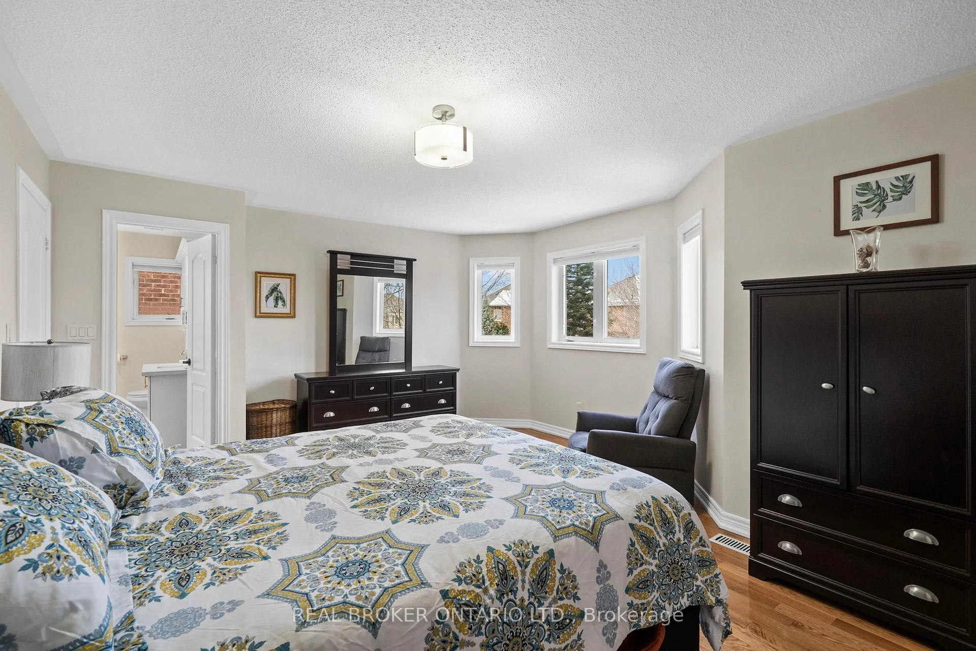 Photo 14 of 16 Forsyth Crescent, Halton Hills, Georgetown — HOMEH