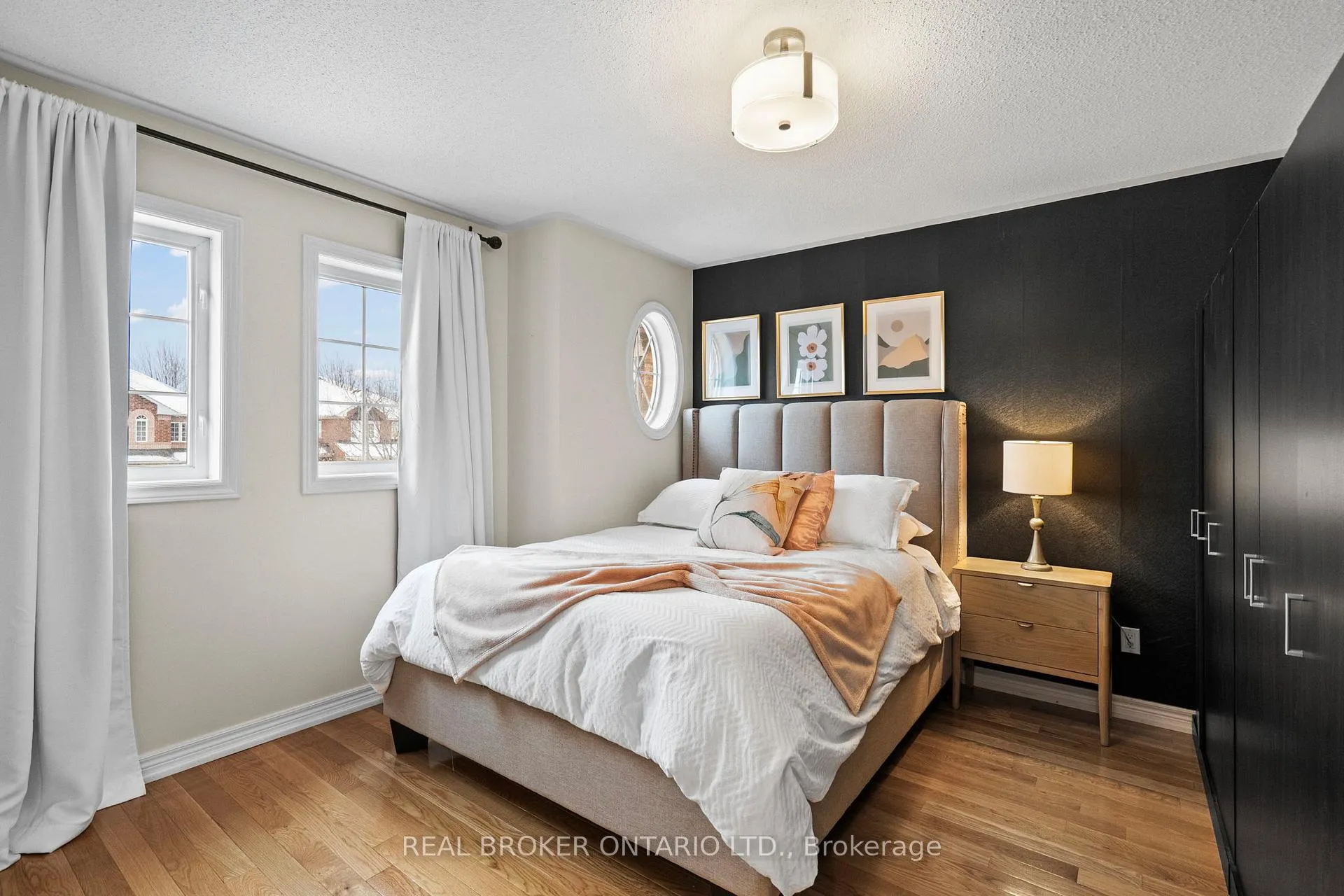 Photo 16 of 16 Forsyth Crescent, Halton Hills, Georgetown — HOMEH