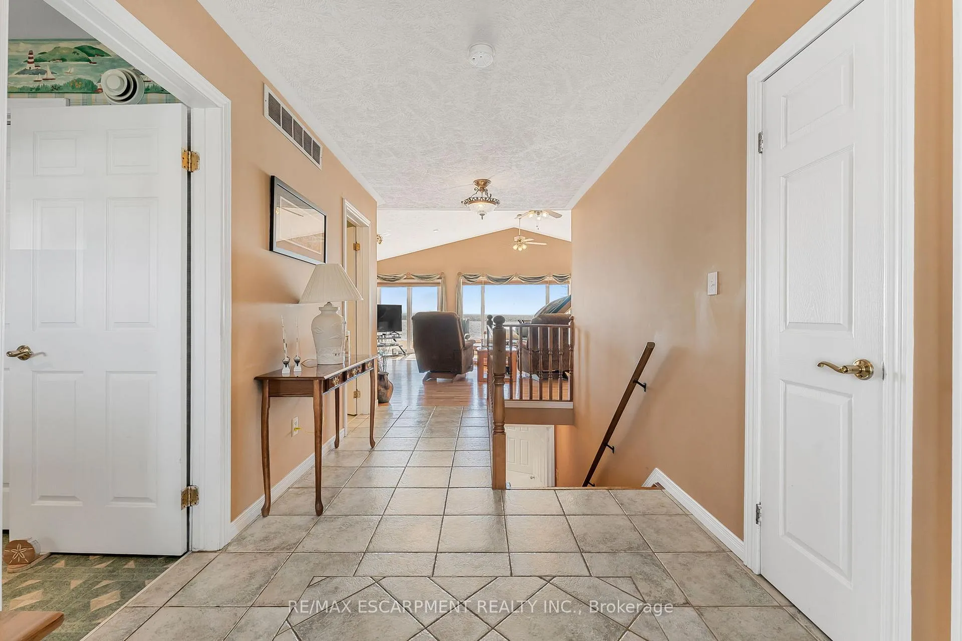 Photo 4 of 2948 Northshore Drive, Haldimand — HOMEH