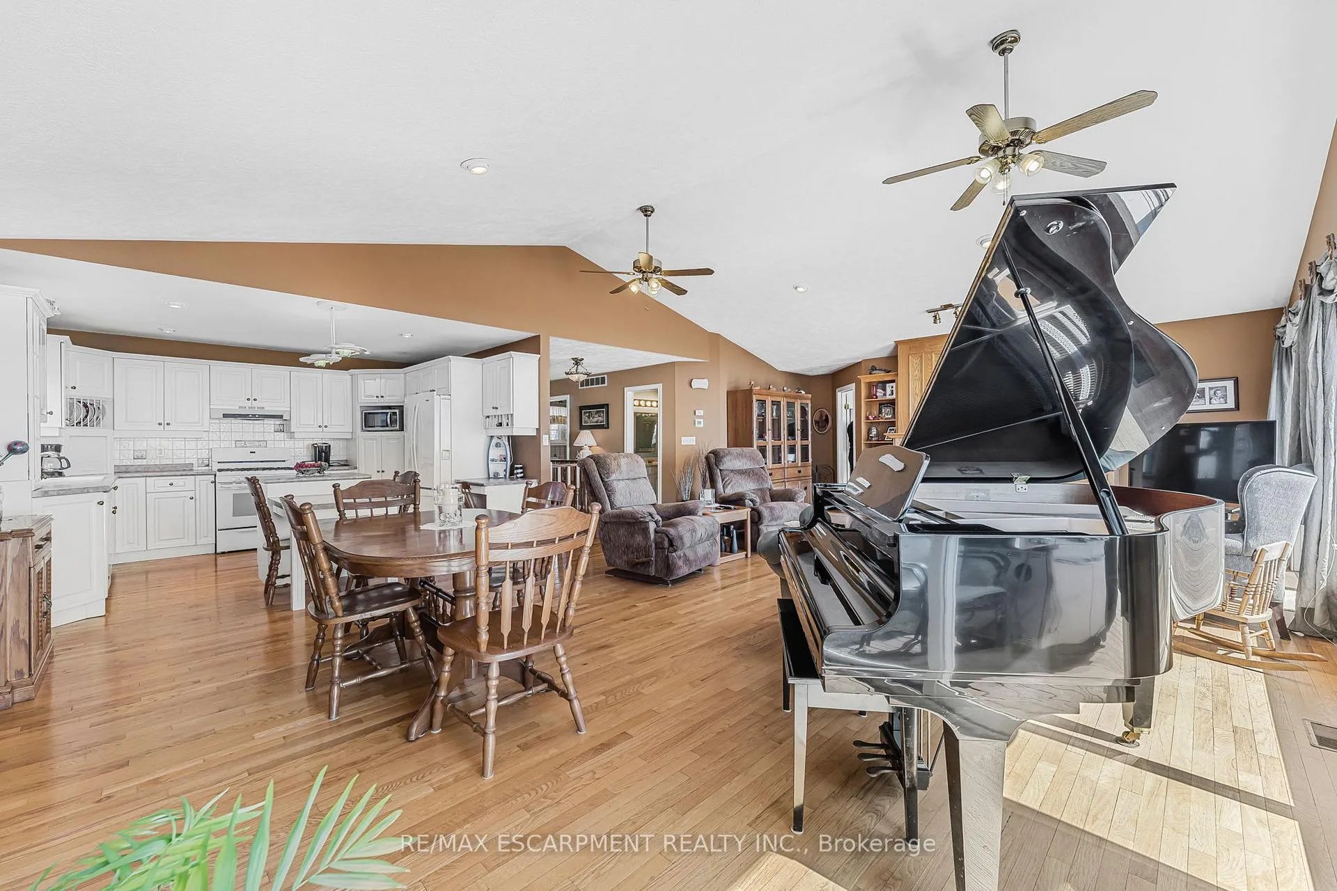 Photo 16 of 2948 Northshore Drive, Haldimand — HOMEH