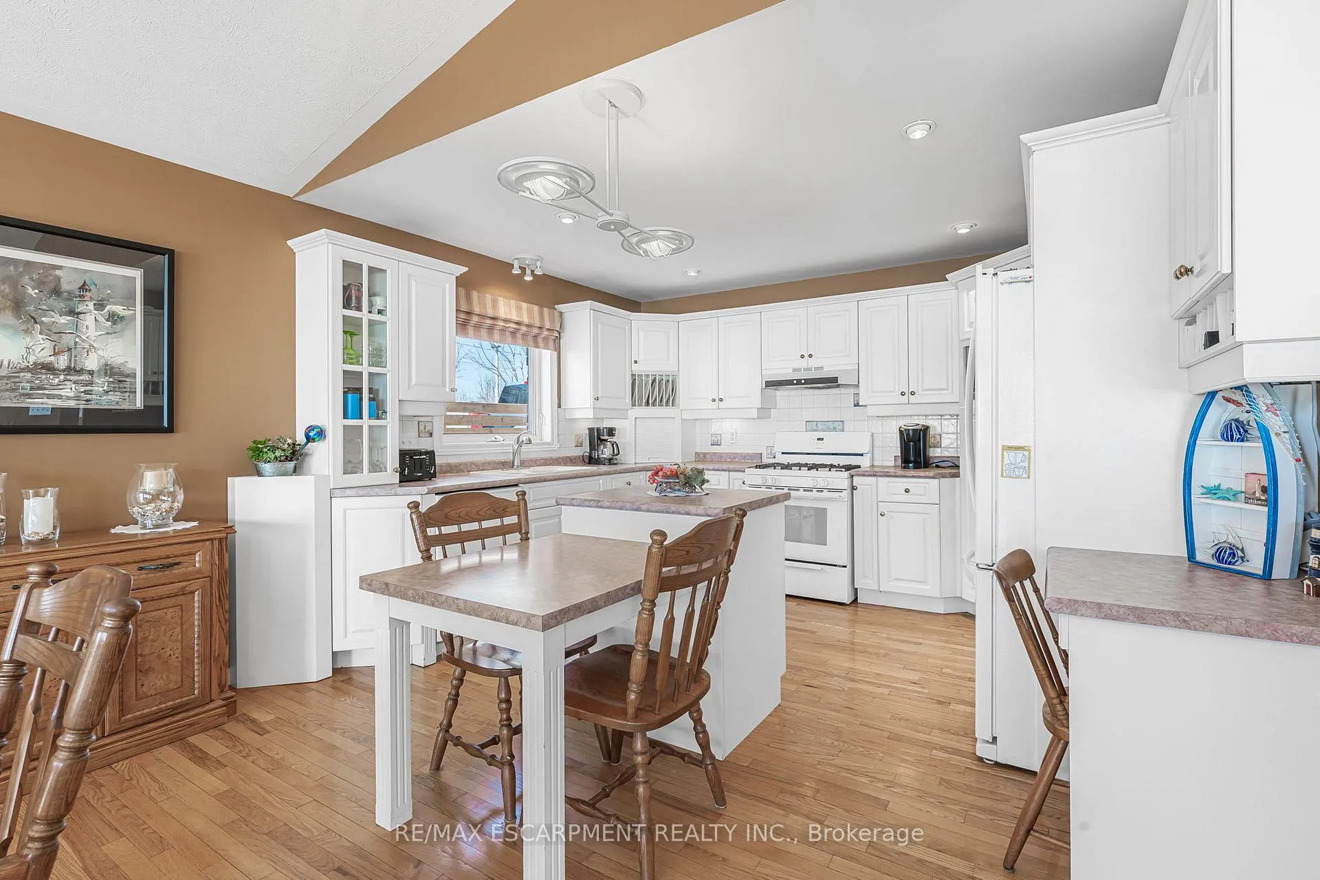 Photo 17 of 2948 Northshore Drive, Haldimand — HOMEH