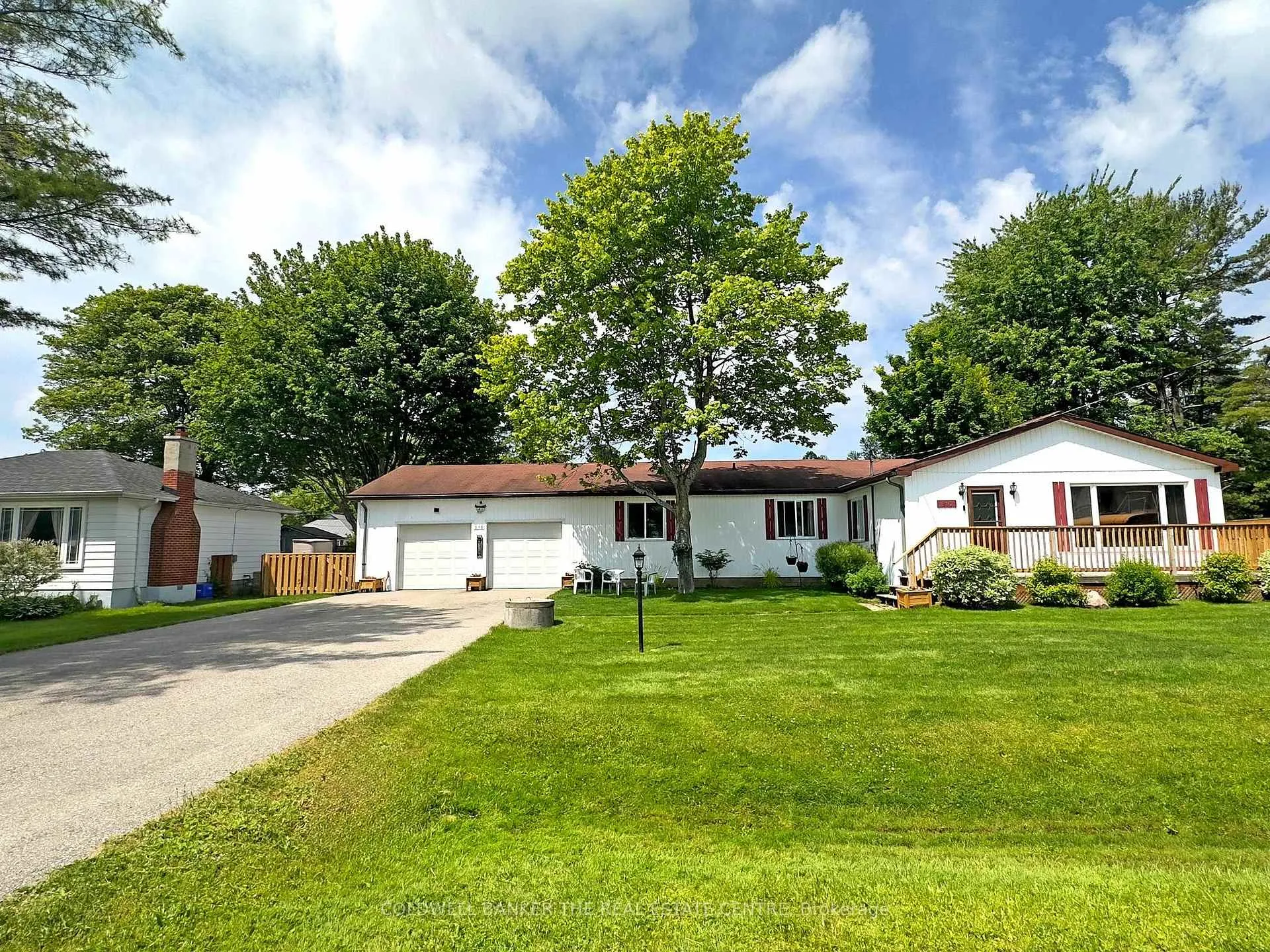 Photo 2 of 910 Barry Avenue, Innisfil, Lefroy — HOMEH