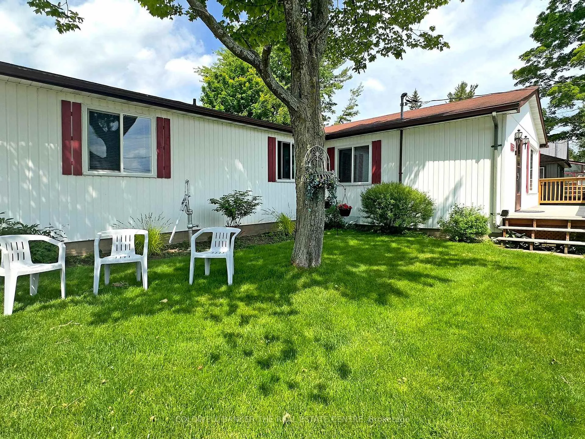 Photo 5 of 910 Barry Avenue, Innisfil, Lefroy — HOMEH