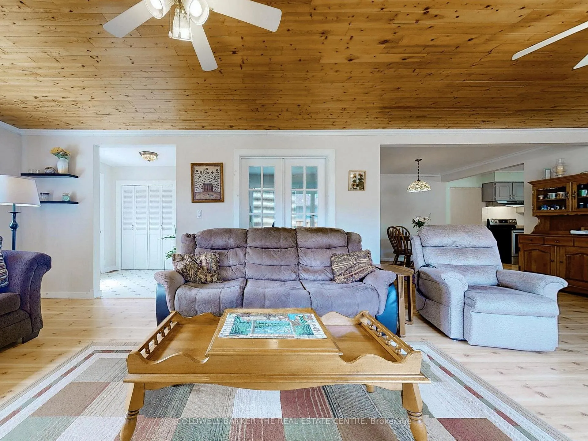 Photo 12 of 910 Barry Avenue, Innisfil, Lefroy — HOMEH