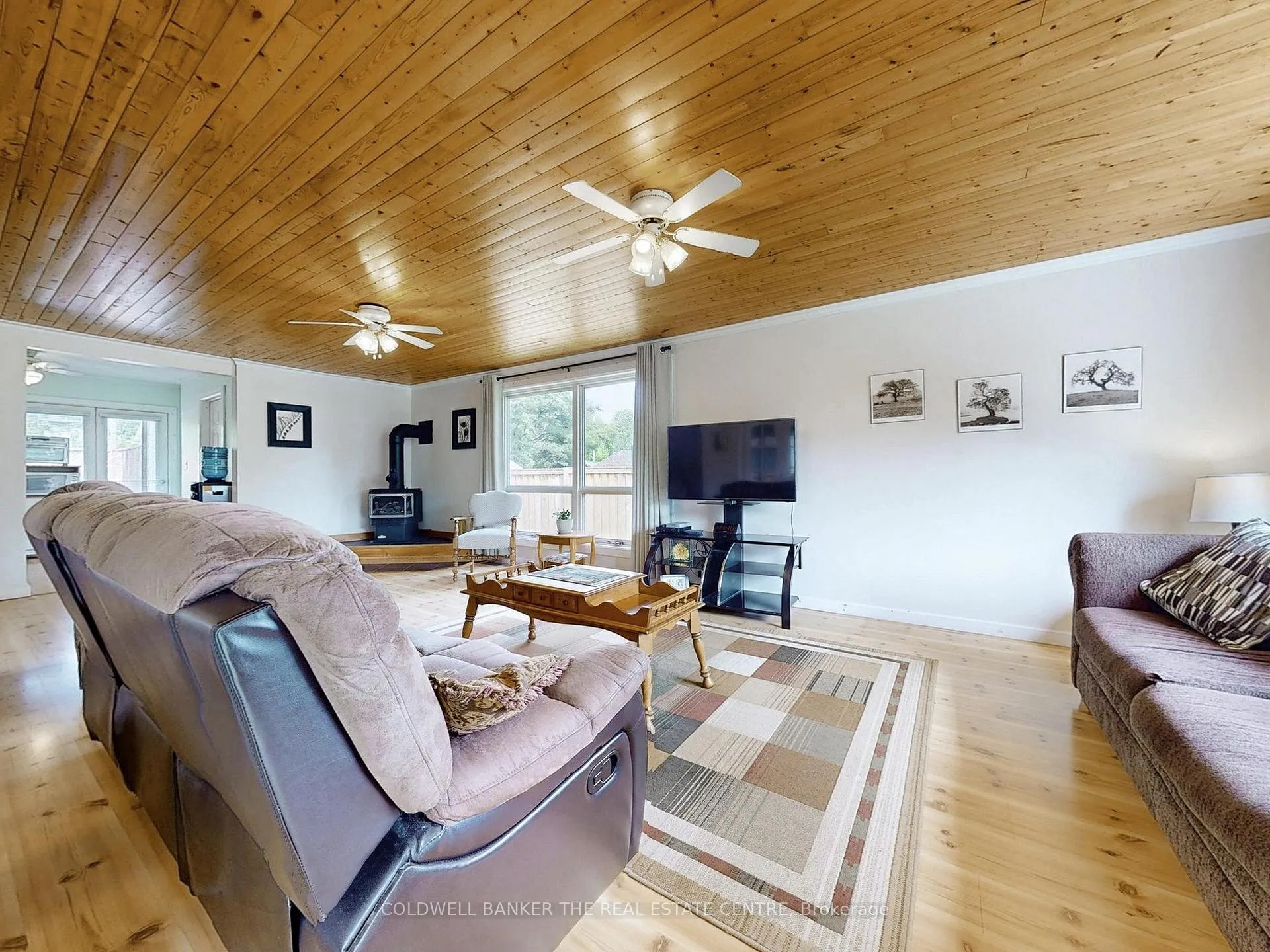 Photo 15 of 910 Barry Avenue, Innisfil, Lefroy — HOMEH