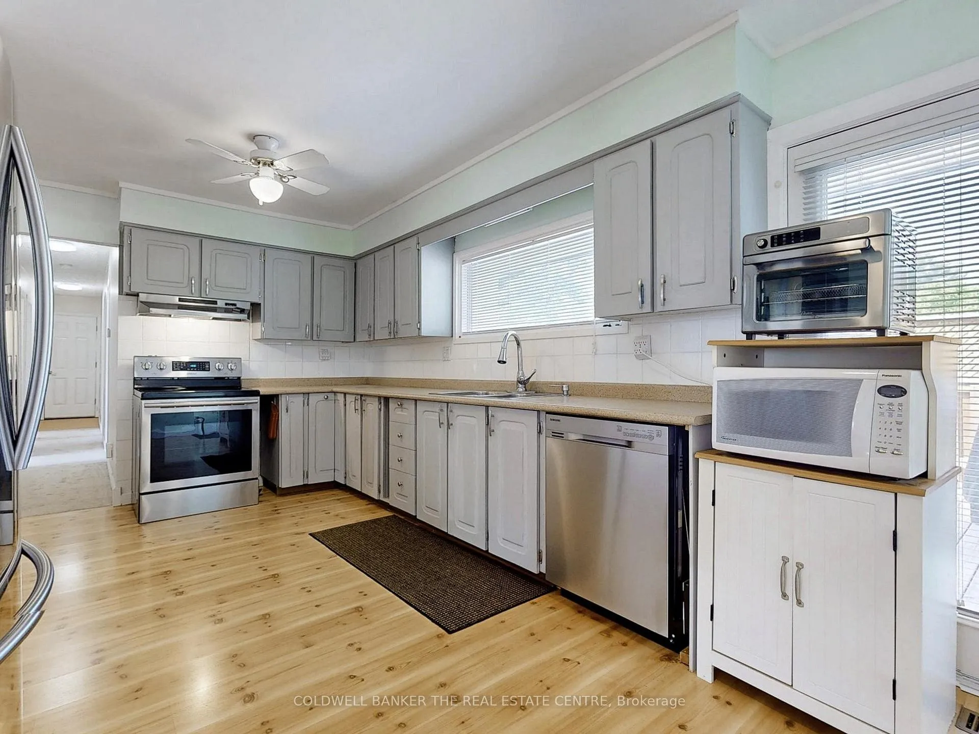 Photo 19 of 910 Barry Avenue, Innisfil, Lefroy — HOMEH