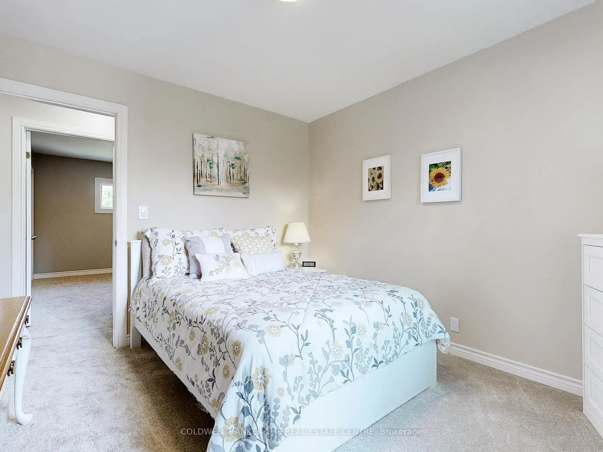 Photo 28 of 910 Barry Avenue, Innisfil, Lefroy — HOMEH